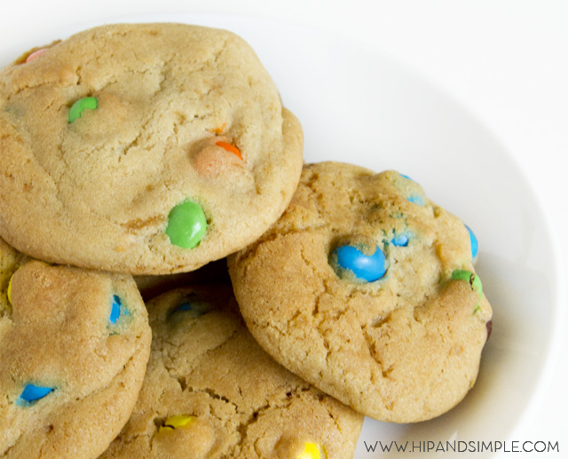M&M's Crispy Cookies - JESSIKA REED